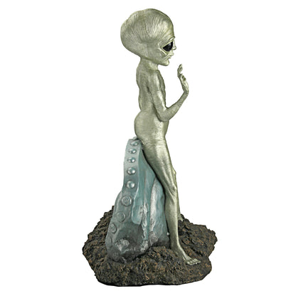 Adorable Alien Roswell Sculpture For The Garden